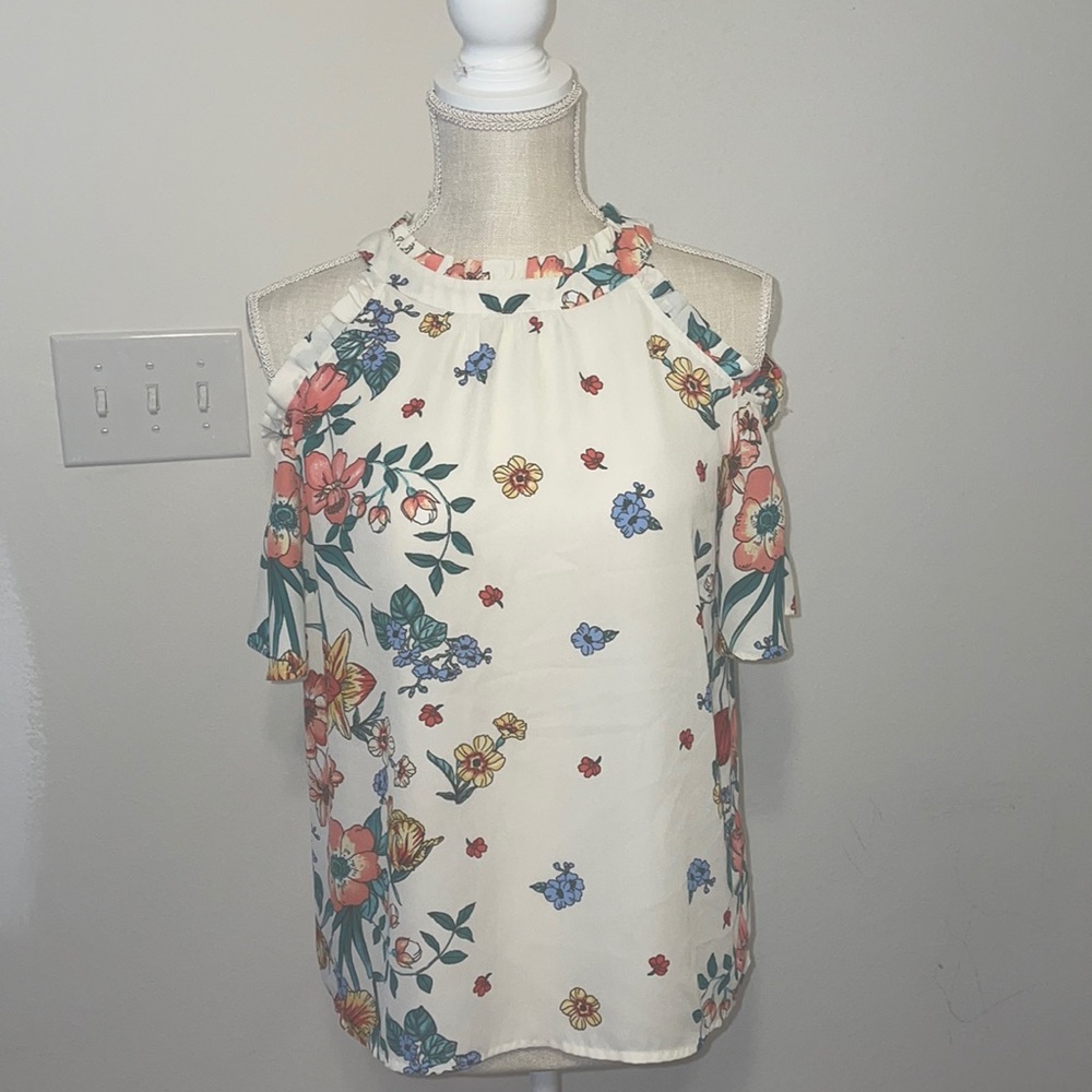 Open shoulder floral blouse